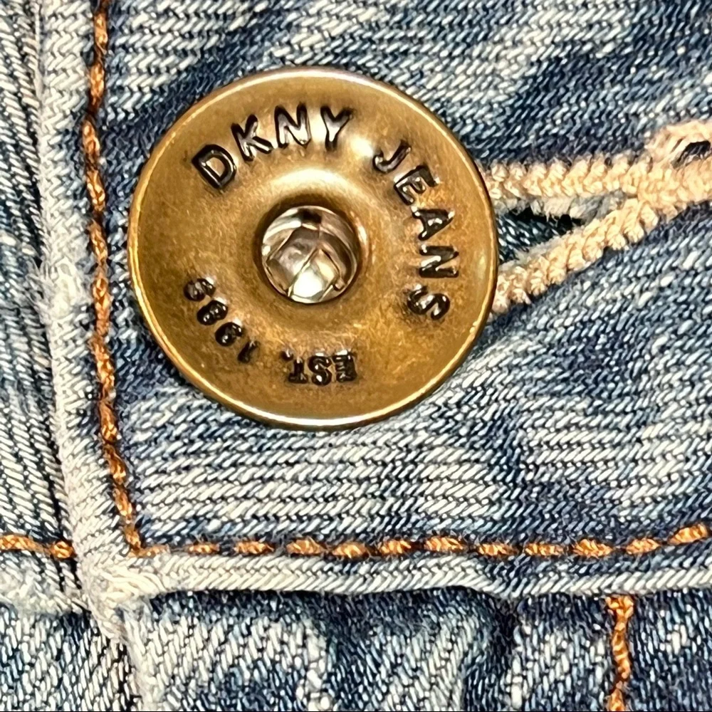 DKNY JEANS Women’s Denim Jeans Distressed Mini Skirt Fly Front Size 4
